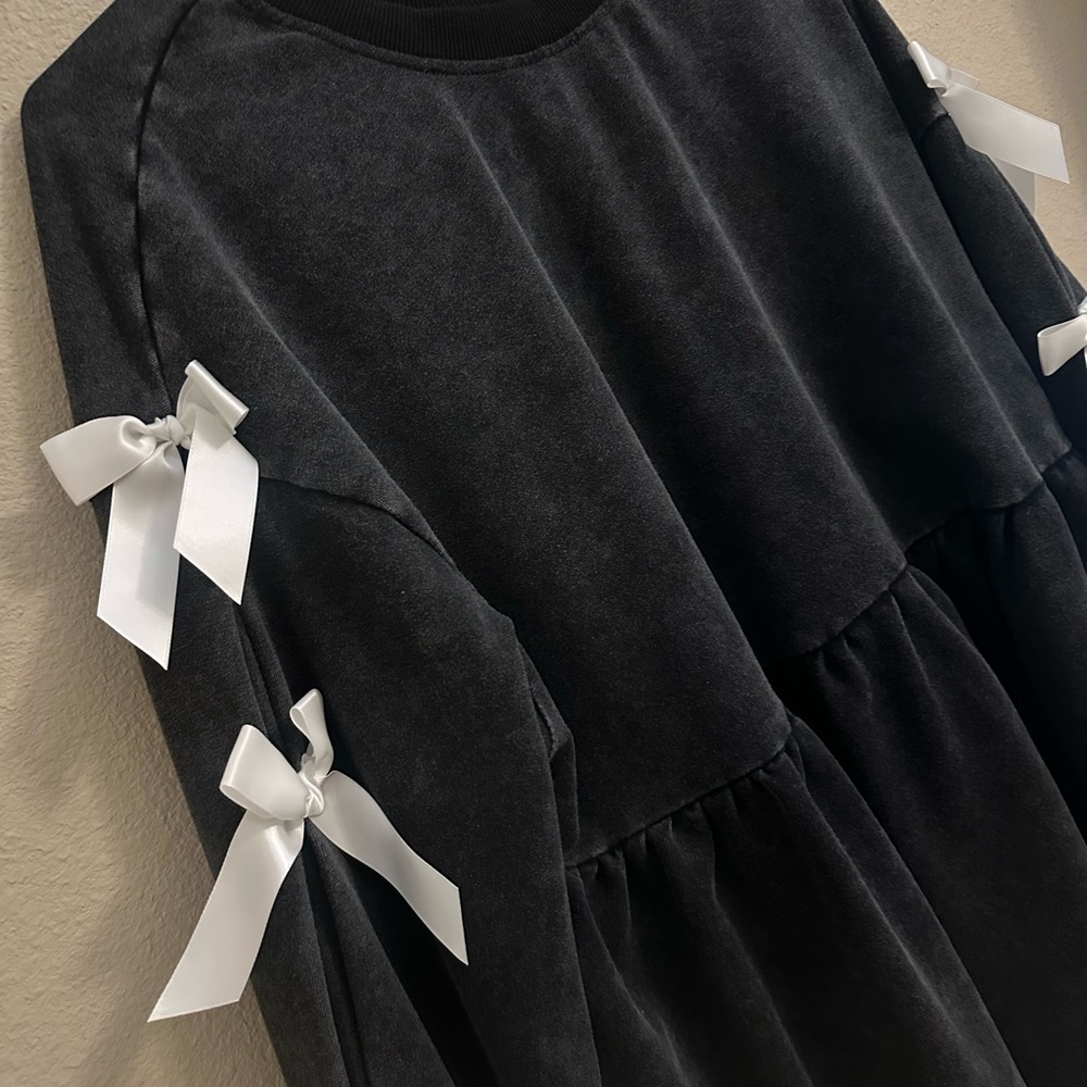 Adorable Bow Shirt 🎀 🤍 - Picture 4 of 7